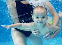 baba-mama úszás